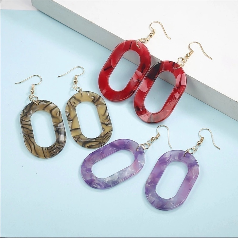 Multi tone plastic oval earring